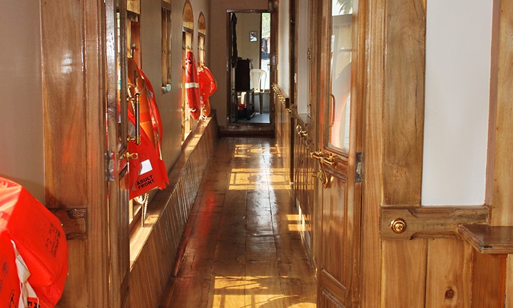  Three Bedroom Houseboat
